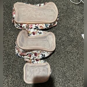 Itzy Ritzy packing cubes